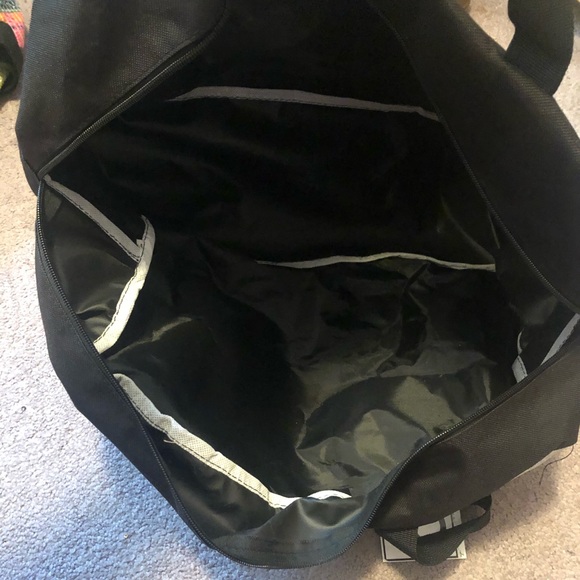 NWT Duffle bag - Picture 3 of 3